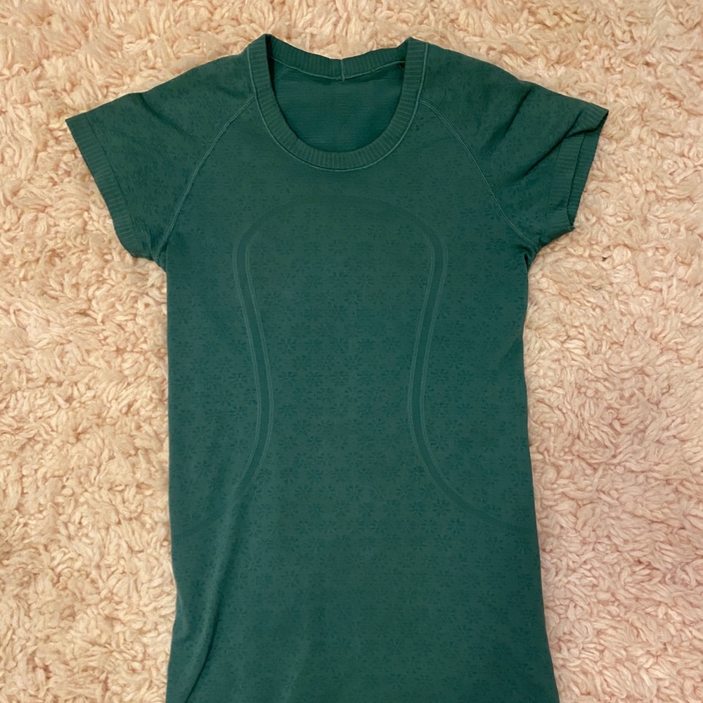 Rare lululemon swiftly tech short sleeve top